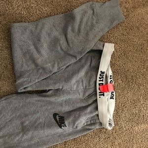 NIKE Sweatpants